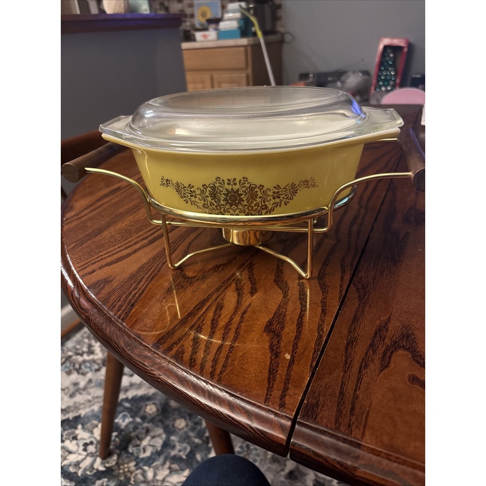 PYREX 043 1.5 Qt Golden Garland casserole w/ teak-handled warmer & lid EUC